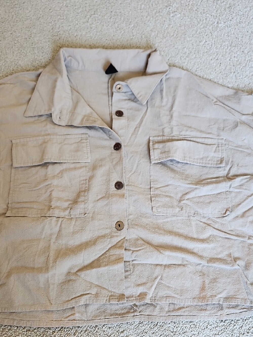 SHEIN Beige Crop Button-Up Top and Elastic Waist Shorts Set B. - Picture 3 of 9